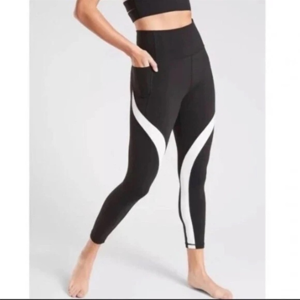 Athleta Salutation Stash Pocket II 7/8 Tights